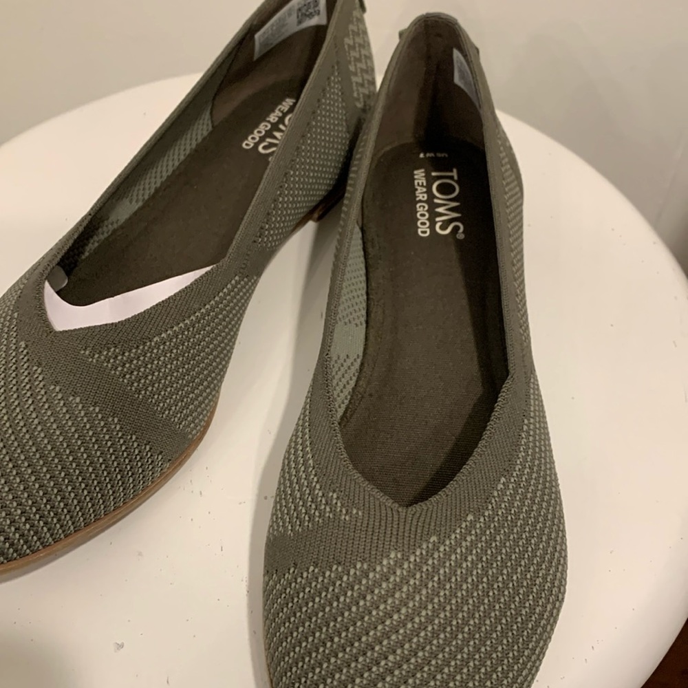 TOMS Jutti Neat Olive Night Color Ladies Flats Size 7